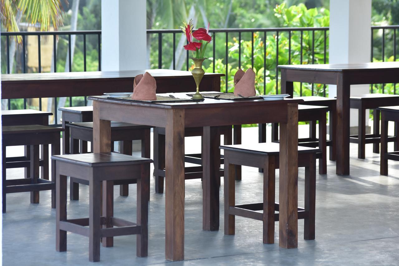 Green Almond Hotel Unawatuna Extérieur photo