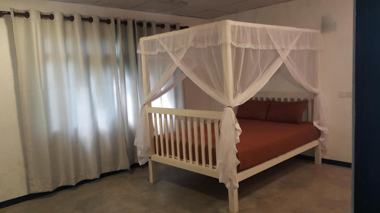 Green Almond Hotel Unawatuna Extérieur photo